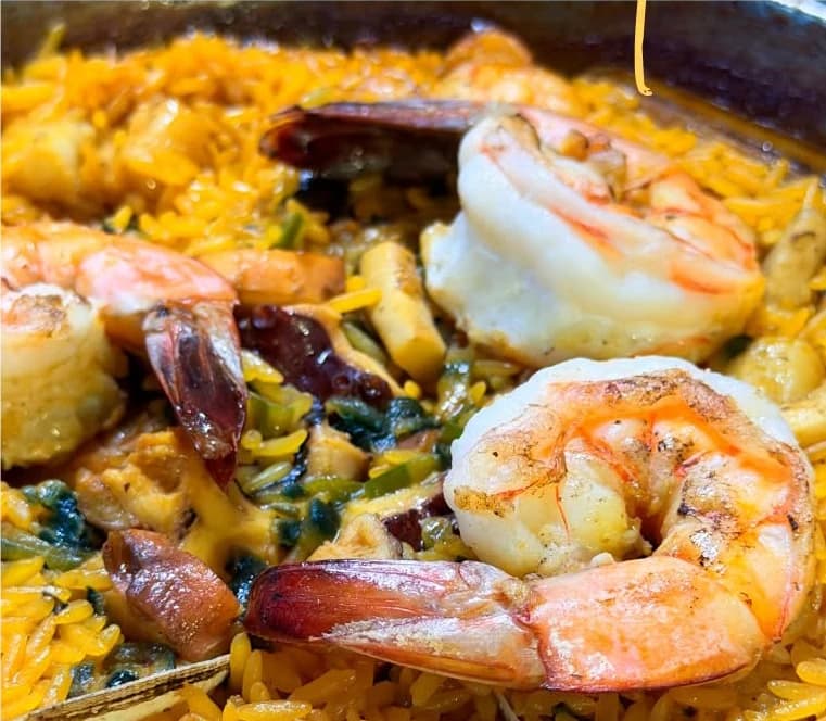 Arroz a la marinera de Marlon Restaurante: arroz amarillo con camarón, calamar y mariscos.